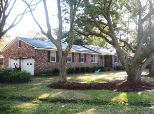 360 Susan Dr, Charleston, SC 29407