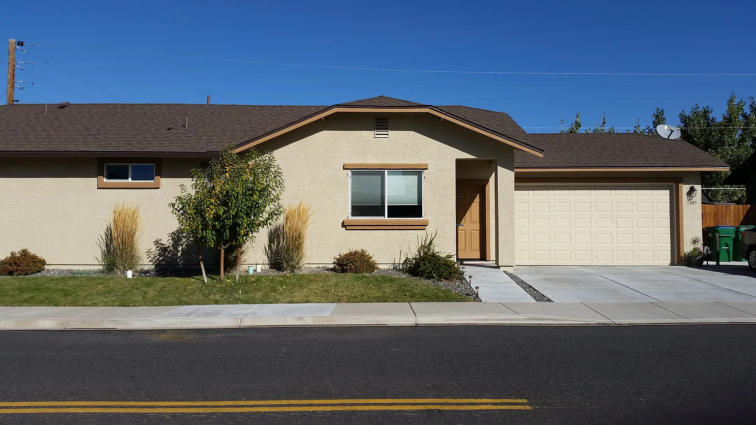1305 Softwood Cir photo 1