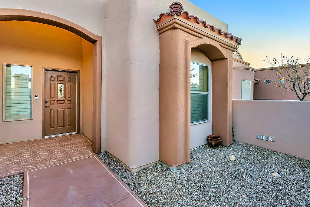 4 bed, 1921 sqft, $2,100 — Photo 3