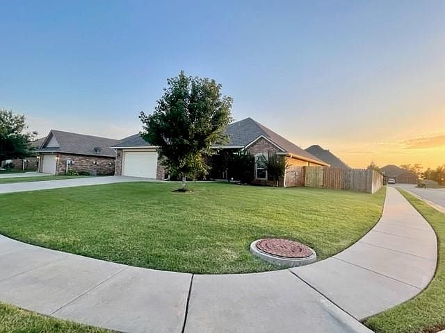 Cornor Lot with Lots of Yard and parking, very well maintained lawn.