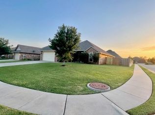 3805 Montclair Dr, Edmond, OK 73013