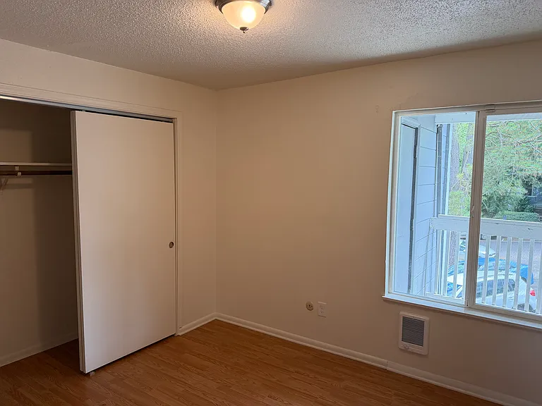 1409 SE Mall St #6 — Photo 13