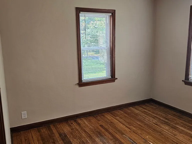 1636 Quendo Ave — Photo 22