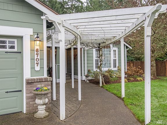 2nd image of 6707 Oakbrook Ct SE