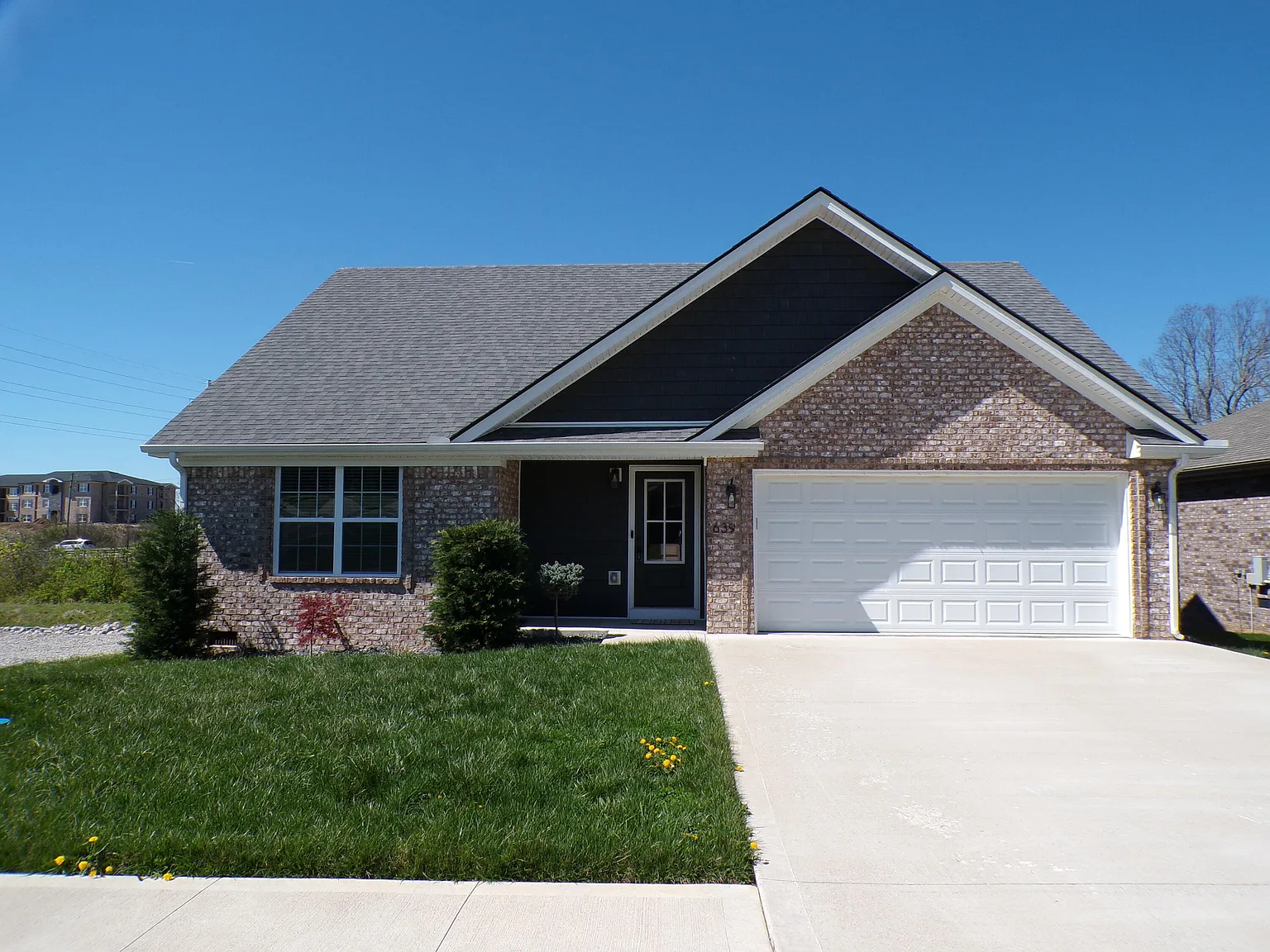 639 Fourwinds Dr photo 1