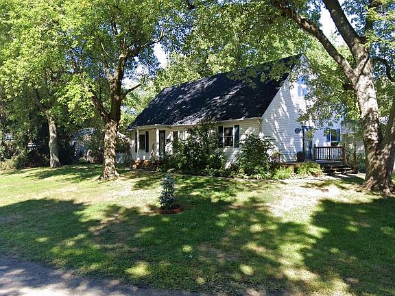 3rd image of 7050 Caroline Ave