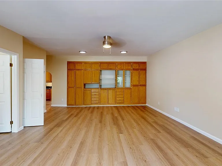 135 N Naomi St — Photo 21