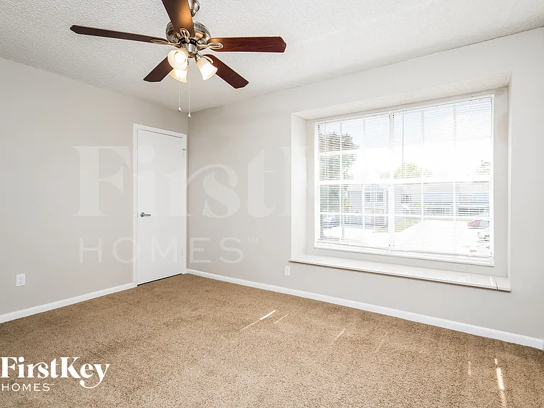 11005 Yorkshire Ridge Ct — Photo 11