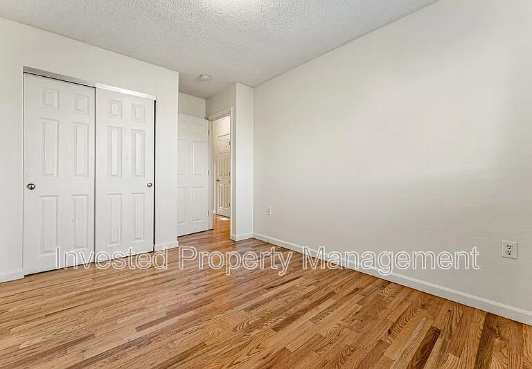 588 S Eaton St — Photo 10