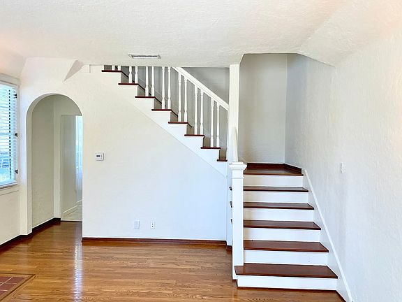 5th image of 7927 Oakwood Ave #7927