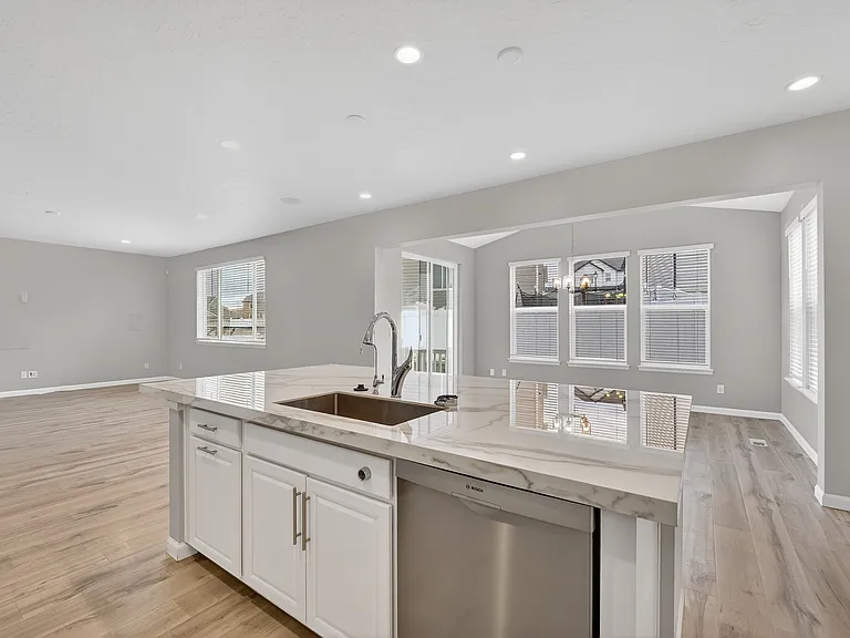 2123 N Wild Hyacinth Dr — Photo 9