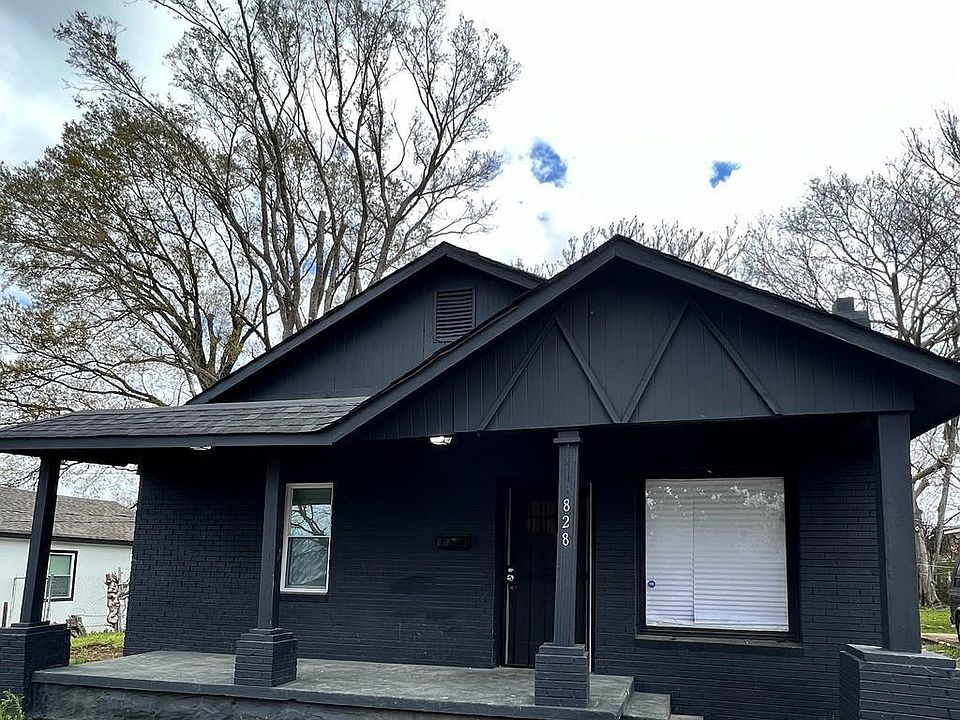 1st image of 828 Josephine St