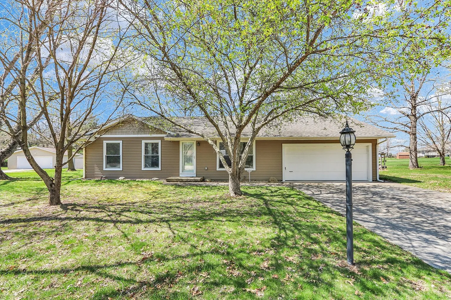 1113 S Herriott Ct photo 1