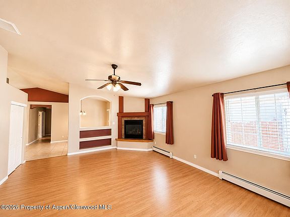 4th image of 6 Alpine Ct