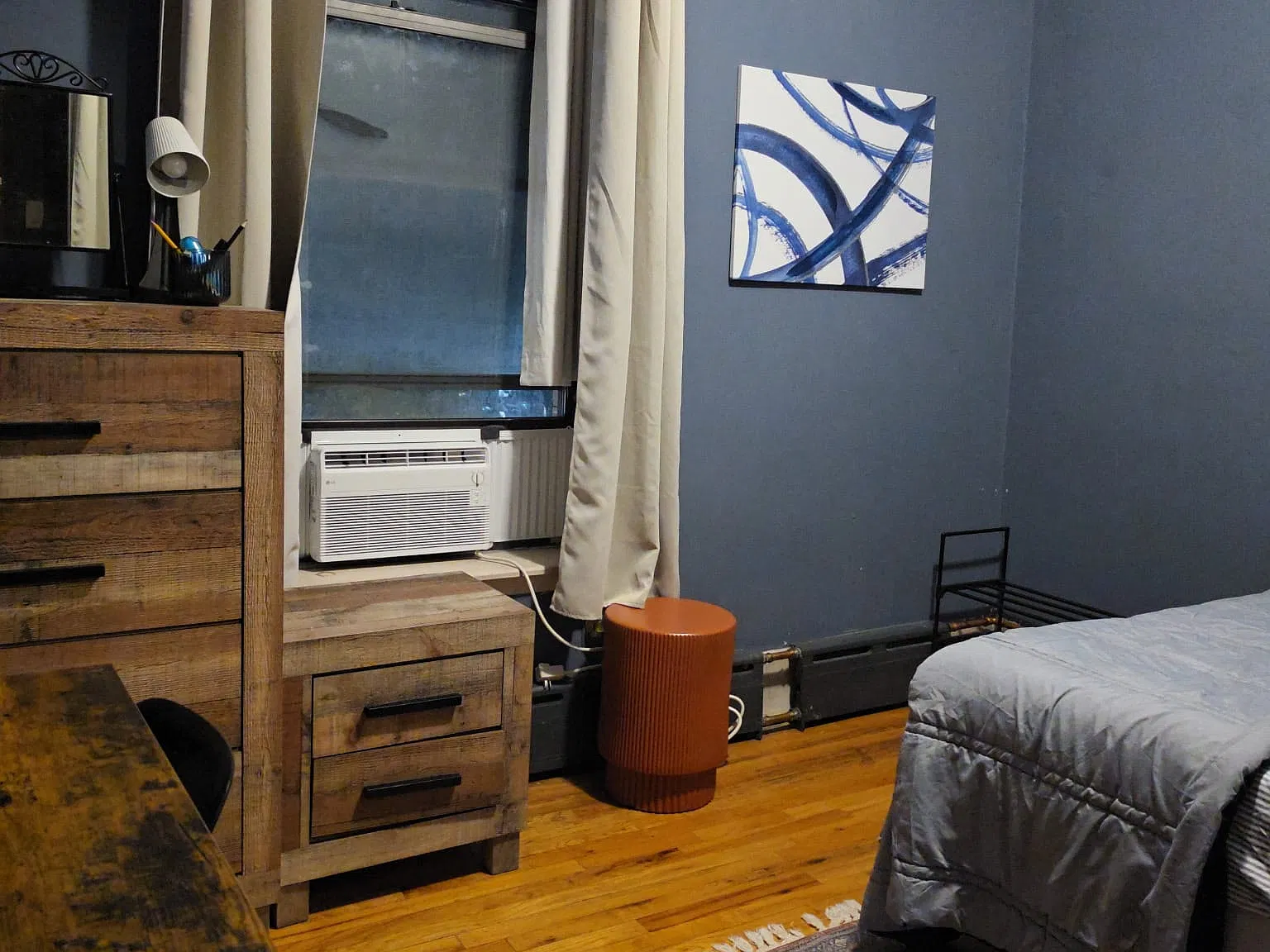 3 bed, $1,200 — Photo 2