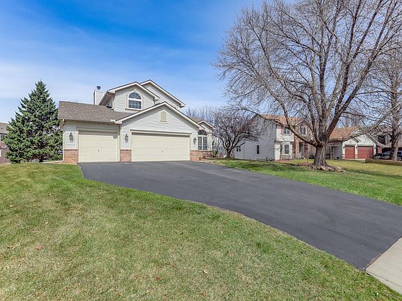 3rd image of 3217 Meadow Brook Pl