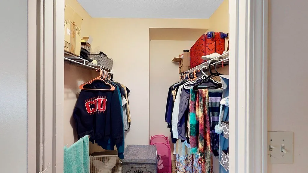 2 bed, 875 sqft, $3,750 — Photo 3