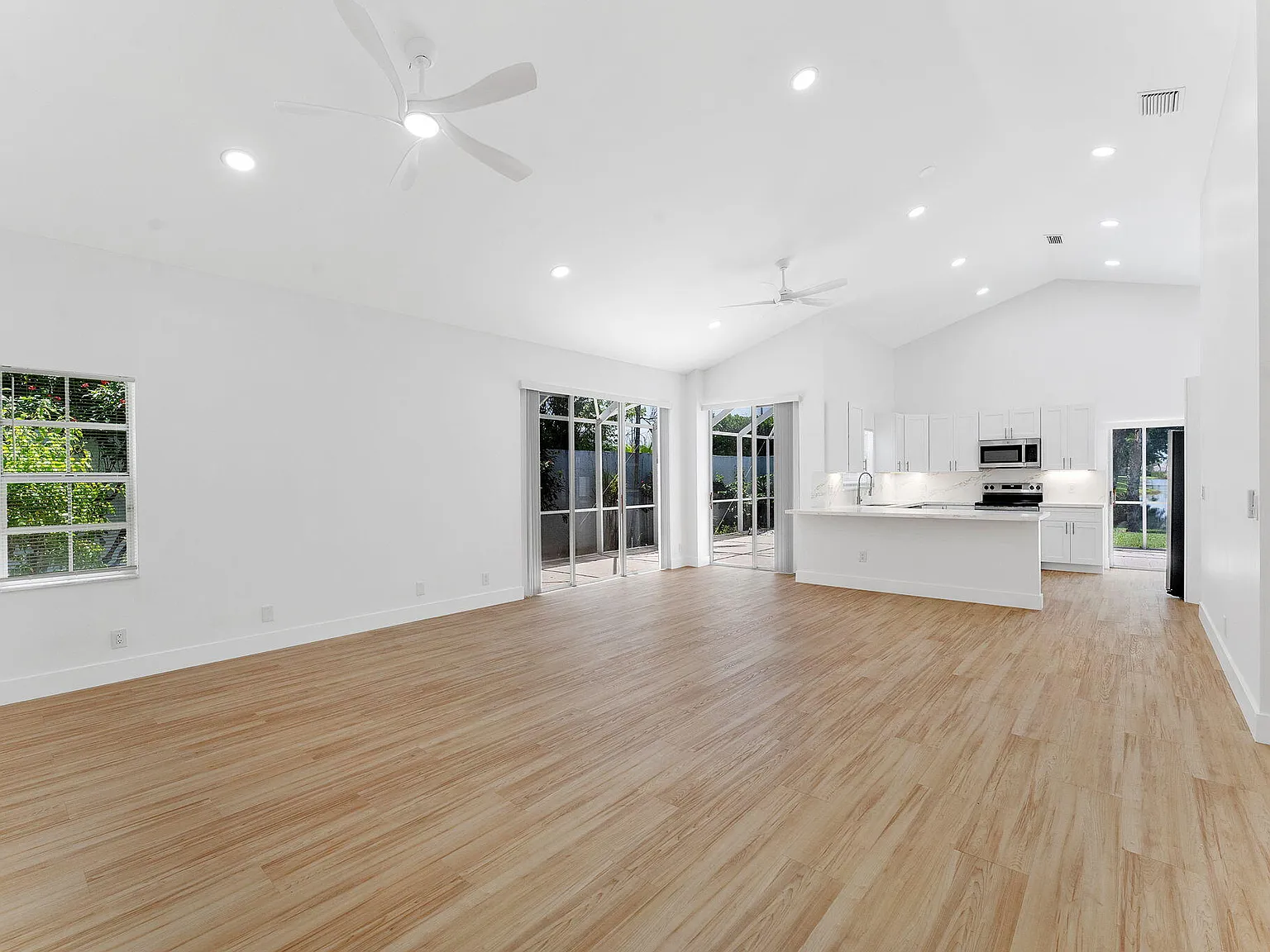 3 bed, 2.0 bath, 1536 sqft, $3,700 — Photo 3