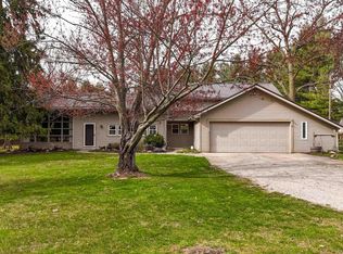 902 Saint Felix Dr, Huntington, IN 46750