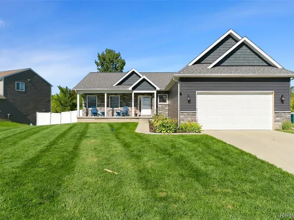 5256 Northwood Rd, Grand Blanc, MI 48439