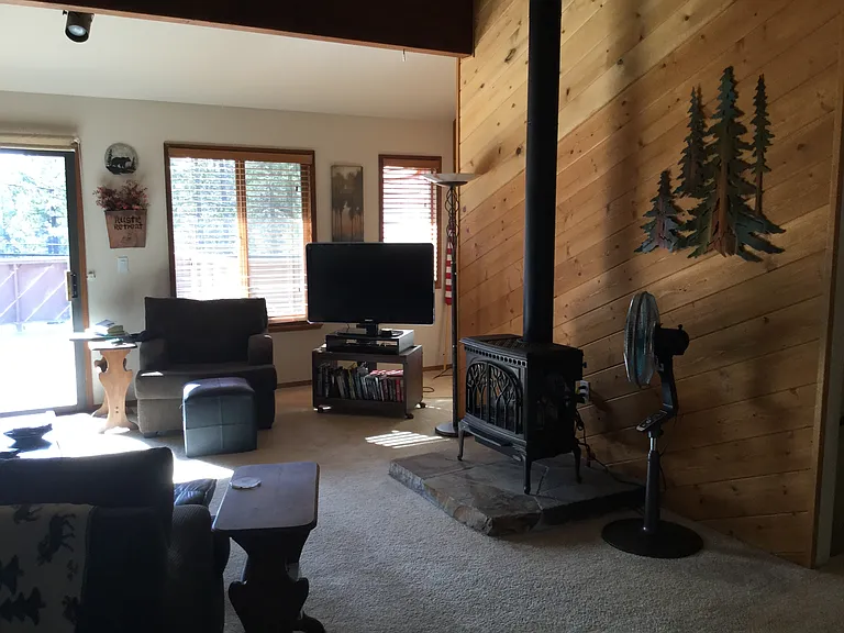 12853 Northwoods Blvd — Photo 2