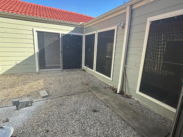 7846 Bankside Dr — Photo 21