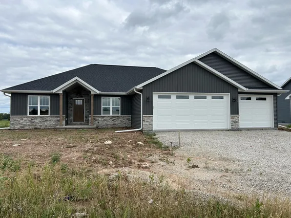 8372 Saint Norbert Dr, Neenah, WI 54956