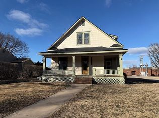 604 W Spring Ave, Conway Springs, KS 67031