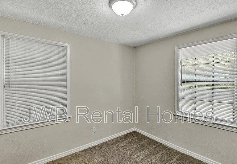 2150 Prospect St — Photo 9