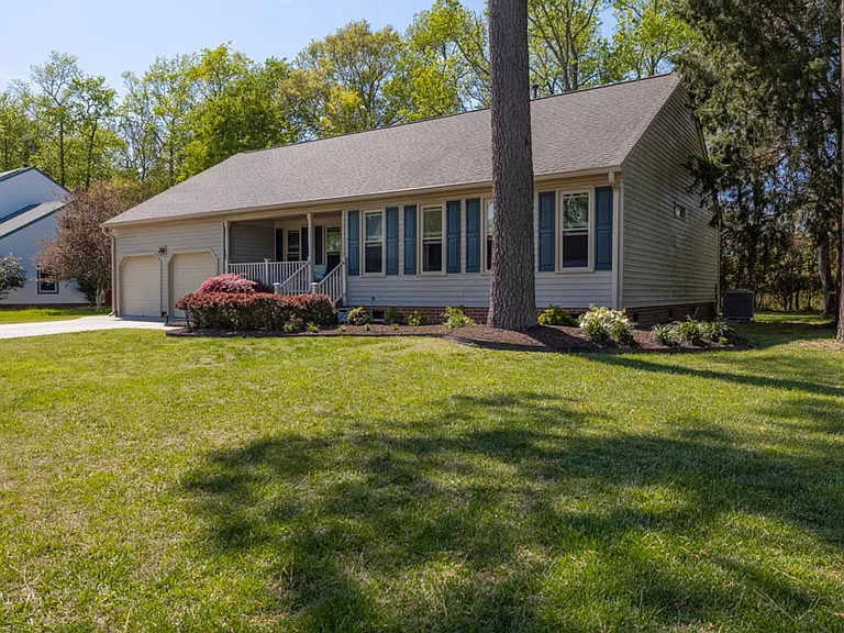 917 Fox Ridge Trl — Photo 2