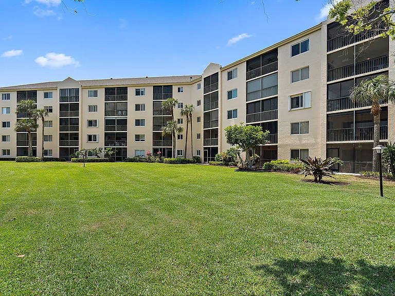 275 Palm Ave #C203 — Photo 2