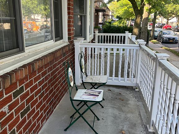 3rd image of 62 S Railroad Ave