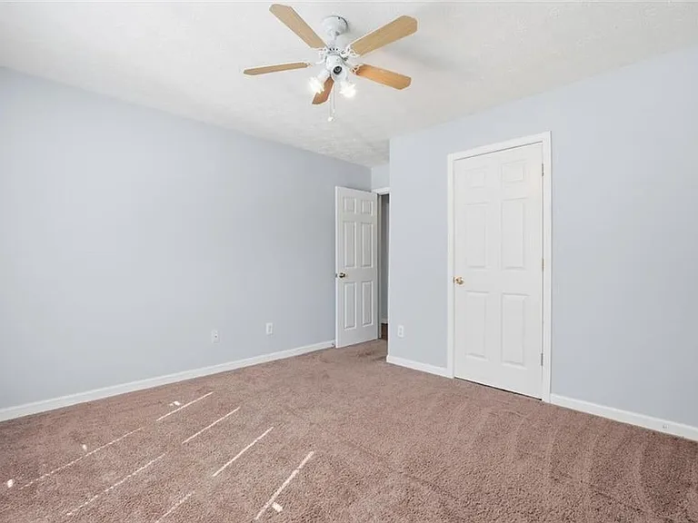 540 Sterling Hill Dr — Photo 17