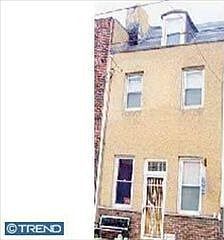 2nd image of 943 E Passyunk Ave