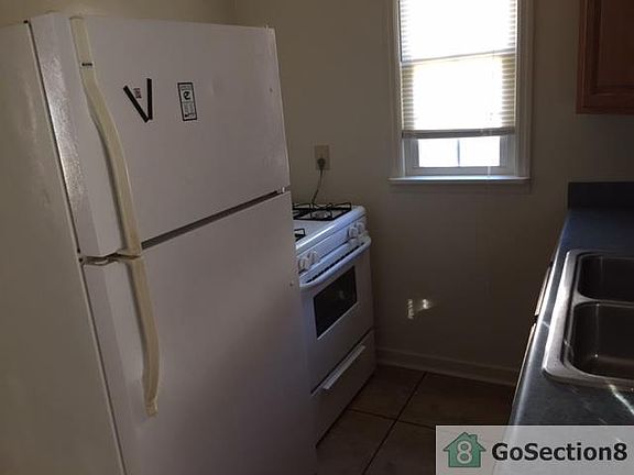 4th image of 906 79th St