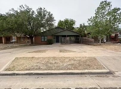 3 bed, 2.0 bath, 1475 sqft, $1,600 — Photo 2