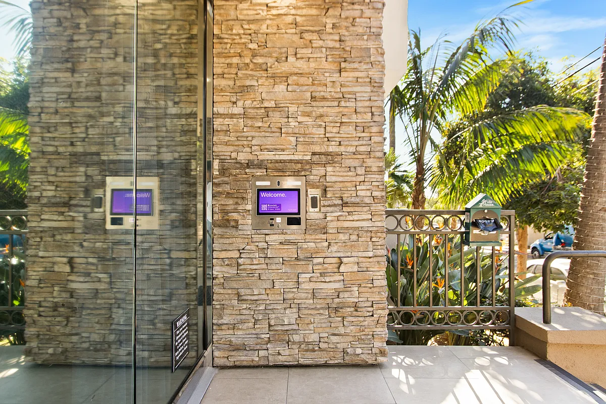 ButterflyMX Access 
(Intercom) - UrbanLux Fleur