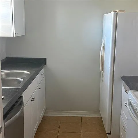 1 bed, 1.0 bath, 900 sqft, $1,200 — Photo 2