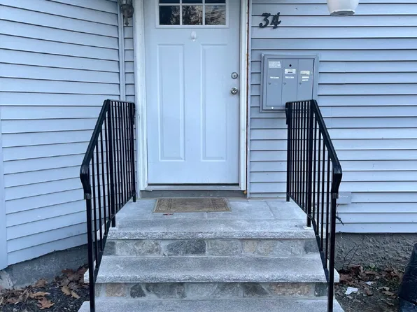 34 Gillooly Rd #3, Chelsea, MA 02150