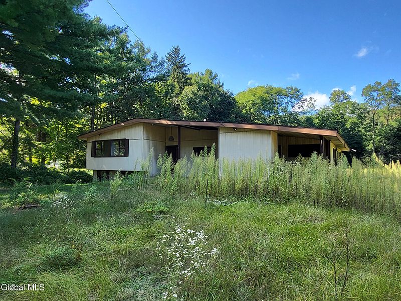 3rd image of 639 Mac Elroy Road