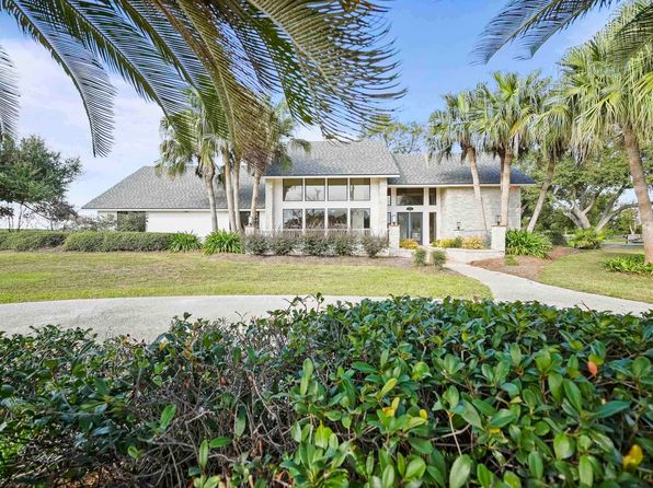 142 Plaisance St, Golden Meadow, LA 70357
