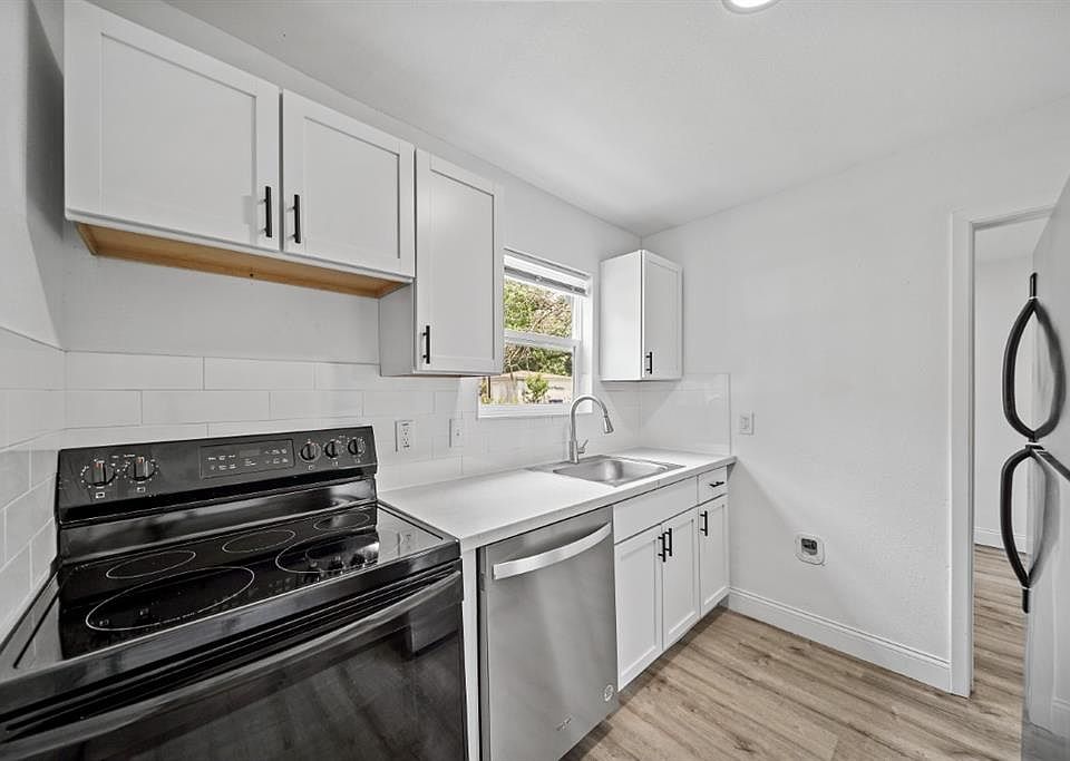 1st image of 1202 5th Ave N #1