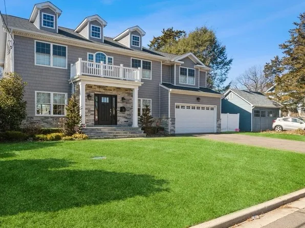 8 Anita Ave, Syosset, NY 11791