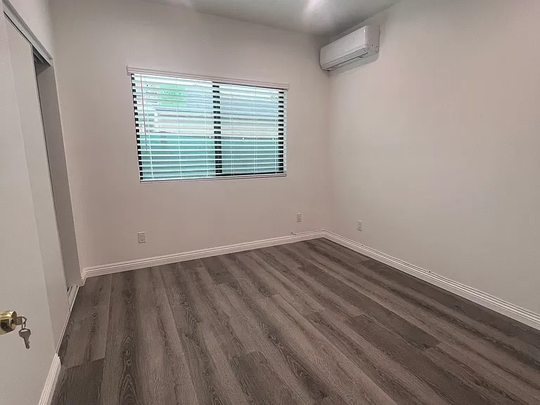 504 E Newmark Ave #A — Photo 10