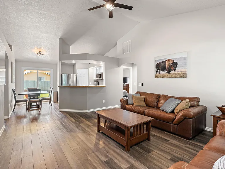 3928 N Weston Ave — Photo 17