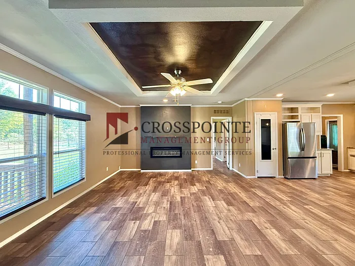 4 bed, 2.0 bath, 2000 sqft, $1,895 — Photo 3