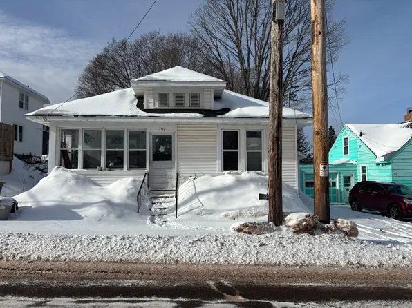 709 N Lowell St, Ironwood, MI 49938