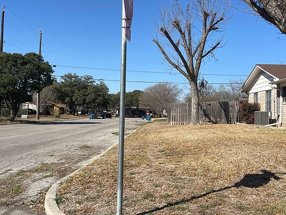 5th image of 3415 Kirby Dr