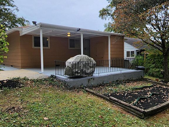 3rd image of 3720 Southwood Dr