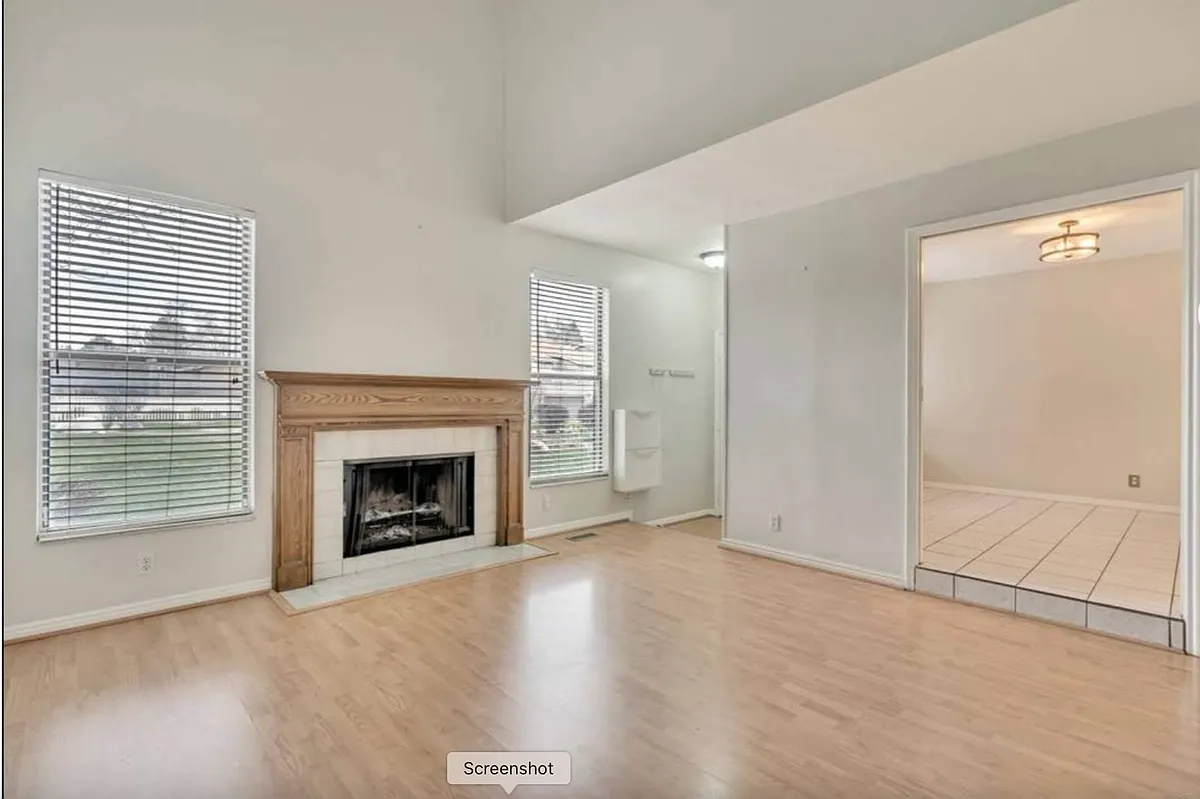 Building Photo - 8758 S Oakwood Park Cir